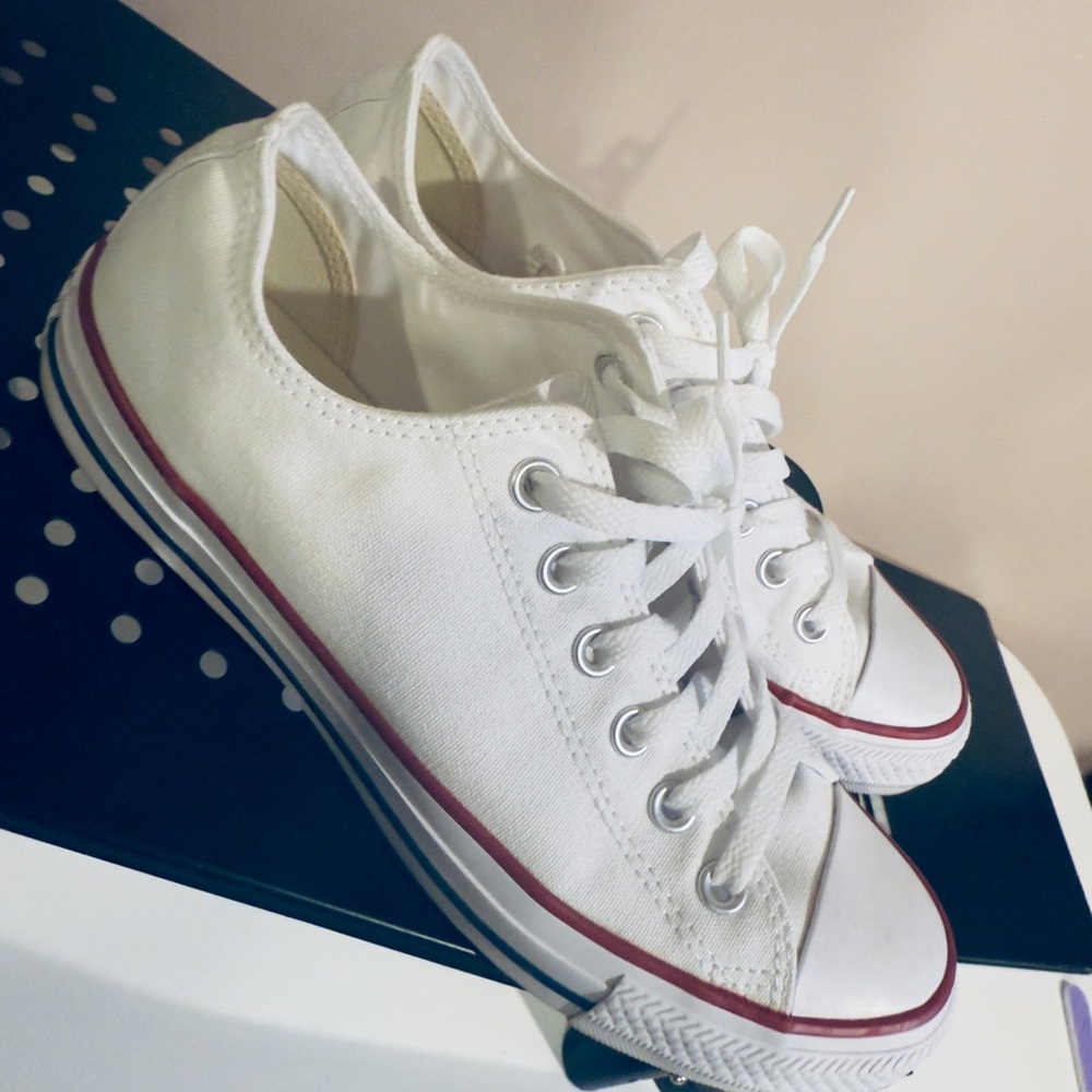 Converse low top